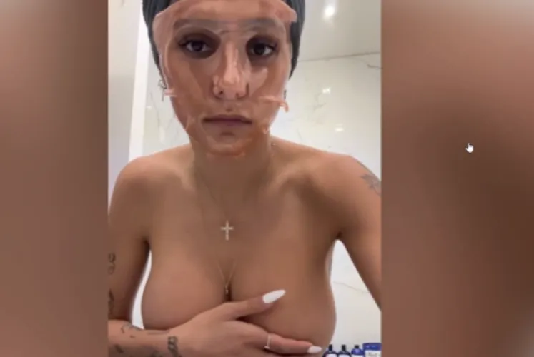 Mia Khalifa OF Masking Routine Nipslips Close